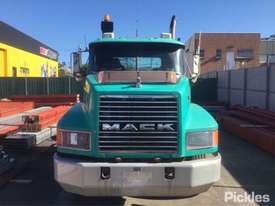 2001 Mack CH Fleet-Liner - picture1' - Click to enlarge