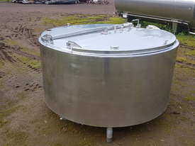 STAINLESS STEEL TANK, MILK VAT 1100 LT - picture0' - Click to enlarge