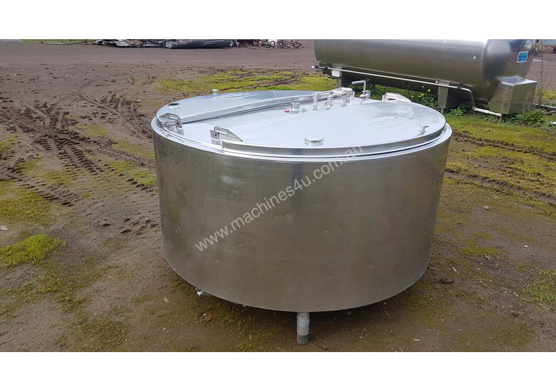 Used myttons STAINLESS STEEL TANK MILK VAT 1100 LT Stainless Steel