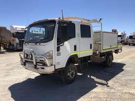 ISUZU NPS 300 SERVICE TRUCK - picture0' - Click to enlarge