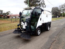 MacDonald Johnston CN101 Sweeper Sweeping/Cleaning - picture0' - Click to enlarge