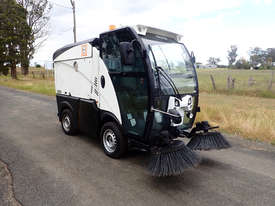MacDonald Johnston CN101 Sweeper Sweeping/Cleaning - picture0' - Click to enlarge