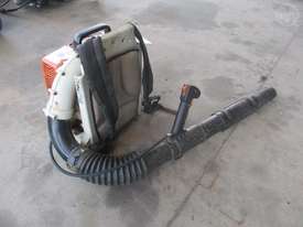 Stihl BR420 Backpack Blower - picture2' - Click to enlarge