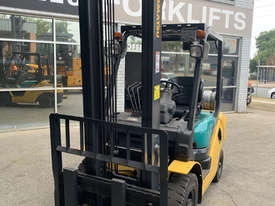 Komatsu LPG Forklift For Sale - picture2' - Click to enlarge