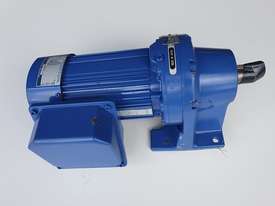 .4 KW 2010 Sumitomo Gear motor reduction drive model Ratio :35  Model : :HCNMS05-6095-B-35 - picture0' - Click to enlarge