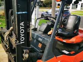 Toyota Forklift  - picture0' - Click to enlarge