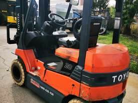 Toyota Forklift  - picture0' - Click to enlarge