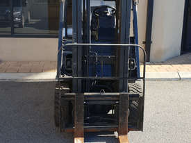 Nissan 1500kg LPG Forklift with 3000mm Two Stage Mast - picture0' - Click to enlarge