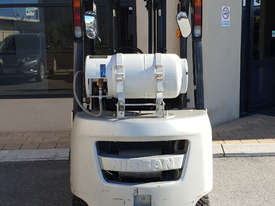 Nissan 1500kg LPG Forklift with 3000mm Two Stage Mast - picture2' - Click to enlarge
