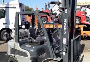 ACTIVE FORKLIFTS - NISSAN 2010 MODEL FORKLIFT 5000MM LIFT SOLID TYRES SIDE SHIFT GREAT VALVE DO NOT ACTIVE FORKLIFTS - NISSAN 2010 MODEL FORKLIFT 5000MM LIFT SOLID TYRES SIDE SHIFT GREAT VALVE DO NOT