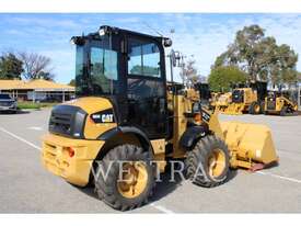 CATERPILLAR 903C Wheel Loaders integrated Toolcarriers - picture2' - Click to enlarge