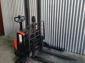 BT Walkie Stacker in near new condition  - picture1' - Click to enlarge