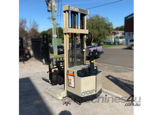 Crown 1.5T Walkie Reach Stacker Forklift FOR SALE