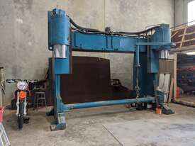 Press brake 750t - picture0' - Click to enlarge