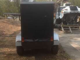 Towable diesel air compressor - picture2' - Click to enlarge