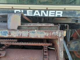 Allis-Chalmers N6 Gleaner Harvester - Open To Offers - picture0' - Click to enlarge