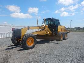 Komatsu GD655-3 Motor Grader - picture0' - Click to enlarge