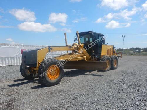 Komatsu GD655-3 Motor Grader