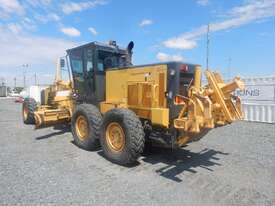 Komatsu GD655-3 Motor Grader - picture0' - Click to enlarge