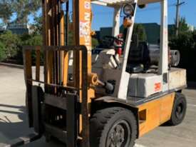 Forklift nissan 3T - picture0' - Click to enlarge