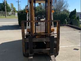 Forklift nissan 3T - picture2' - Click to enlarge