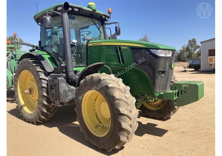 caption John Deere 7200r