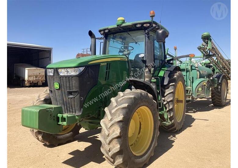 caption John Deere 7200r