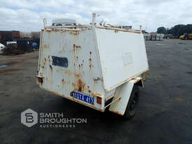 2001 LOADSTAR SINGLE AXLE ENCLOSED TRAILER - picture0' - Click to enlarge