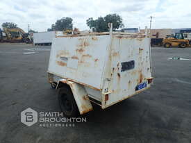 2001 LOADSTAR SINGLE AXLE ENCLOSED TRAILER - picture1' - Click to enlarge