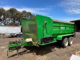 **WOW** Hustler SF1750 silage wagon - picture0' - Click to enlarge