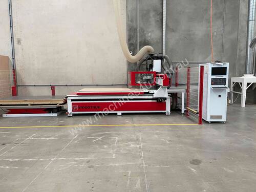 Woodtron One Auto CNC 2400x1200 with dust extractor 