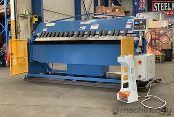 Industrial Built Heavy Duty 2500mm x 4mm Hydraulic Panbrake with Digital Angle Setting.