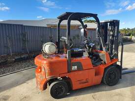 Forklift 2.5T Nissan  - picture2' - Click to enlarge