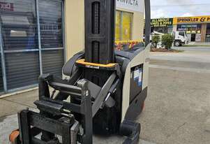 Crown High reach Forklift, top spec. fully serviced, warranty included.