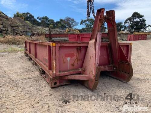 1x Hook Truck Tray With Removable Sides, 5800MM Long