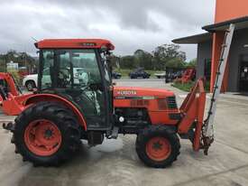 Kubota M8200 Narrow Cab Tractor  - picture0' - Click to enlarge