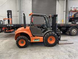 Ausa 2.5T 4x4 diesel forklift - picture0' - Click to enlarge