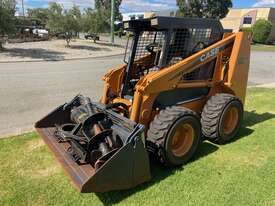Loader Skid Steer CASE 60XT 2005 650 hours 4 in 1 Post hole digger - picture1' - Click to enlarge