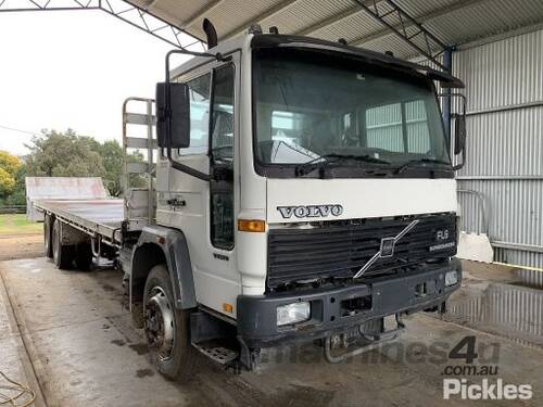 2000 Volvo FL6