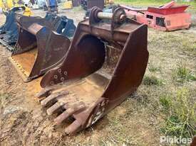 Hyundai Excavator Digging Bucket, 900mm - picture0' - Click to enlarge