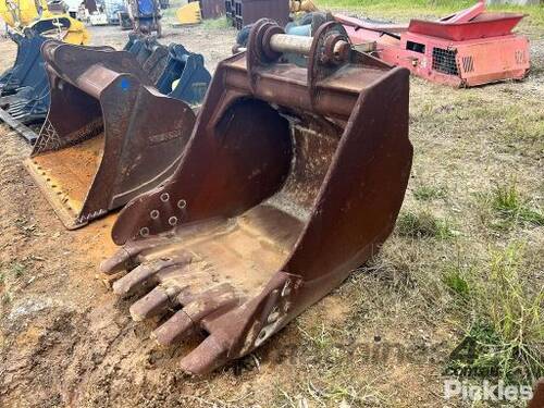 Hyundai Excavator Digging Bucket, 900mm