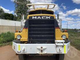 Mack Custom - picture0' - Click to enlarge