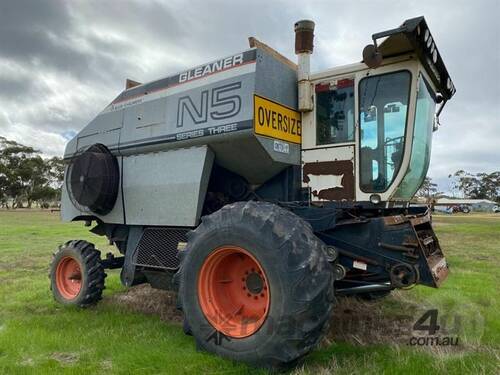 Allis Chalmers Gleaner N5