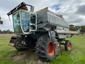 Allis Chalmers Gleaner N5 - picture1' - Click to enlarge