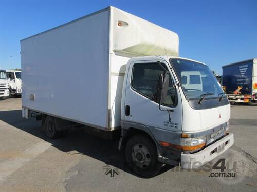 Mitsubishi FE637 Canter