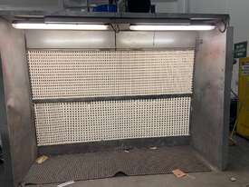 3 Phase open Spray Booth. 3000mm wide, 1000 deep and 2400mm high. In a good workable condition - picture0' - Click to enlarge