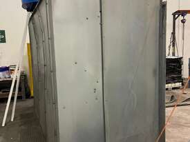 3 Phase open Spray Booth. 3000mm wide, 1000 deep and 2400mm high. In a good workable condition - picture1' - Click to enlarge