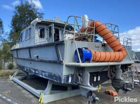 1992 Survey Motor Boat Fantome Aluminum Boat - picture1' - Click to enlarge