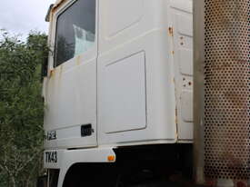 1990 VOLVO F12 PRIME MOVER - picture0' - Click to enlarge