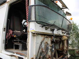 1990 VOLVO F12 PRIME MOVER - picture2' - Click to enlarge